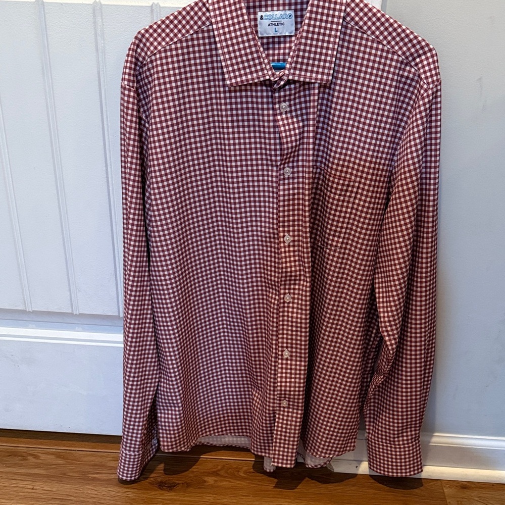 Like new Men’s &Collar Athletic Red Gingham Casual Shirt, size large